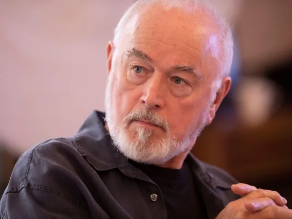 Peter Egan Headshot
